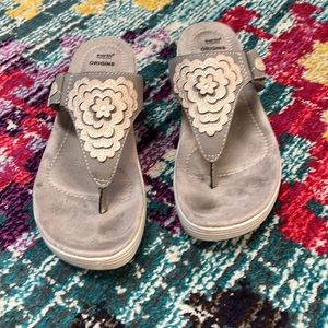 Earth origin sandals, size 10